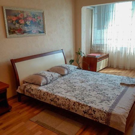 Apartment On Livoberezna Metro Station Kiev Exterior foto