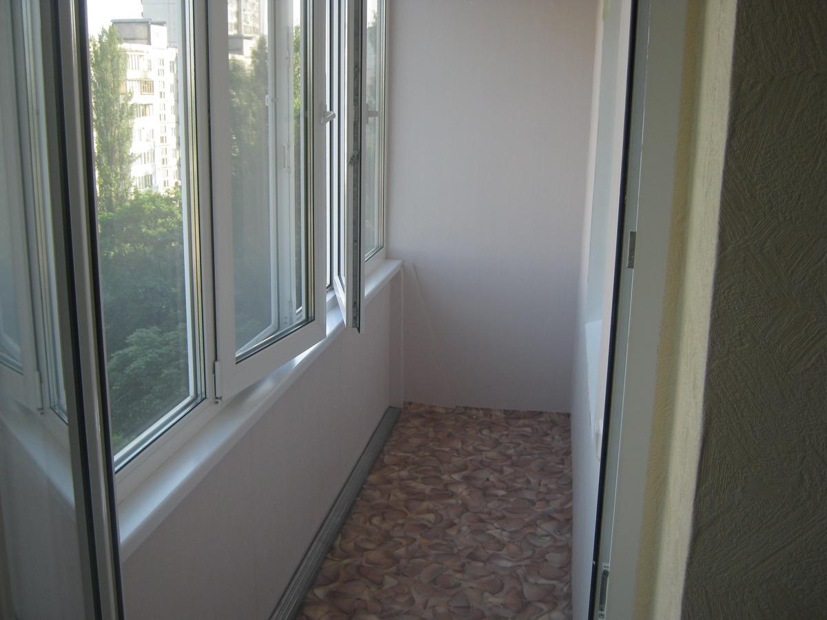 Apartment On Livoberezna Metro Station Kiev Exterior foto